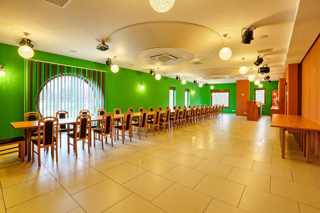 שאוסטוביצה Hotel Tenis מראה חיצוני תמונה