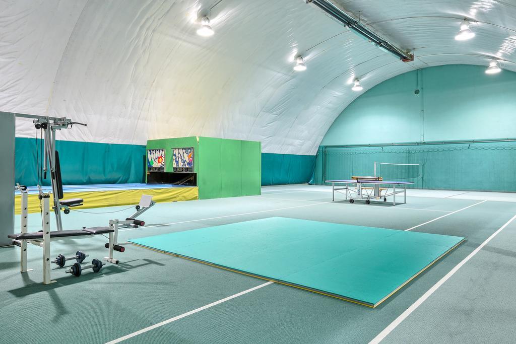 שאוסטוביצה Hotel Tenis מראה חיצוני תמונה