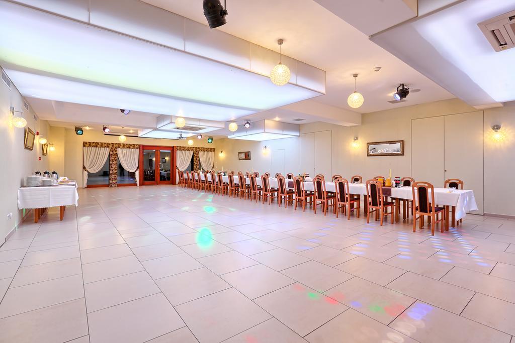 שאוסטוביצה Hotel Tenis מראה חיצוני תמונה